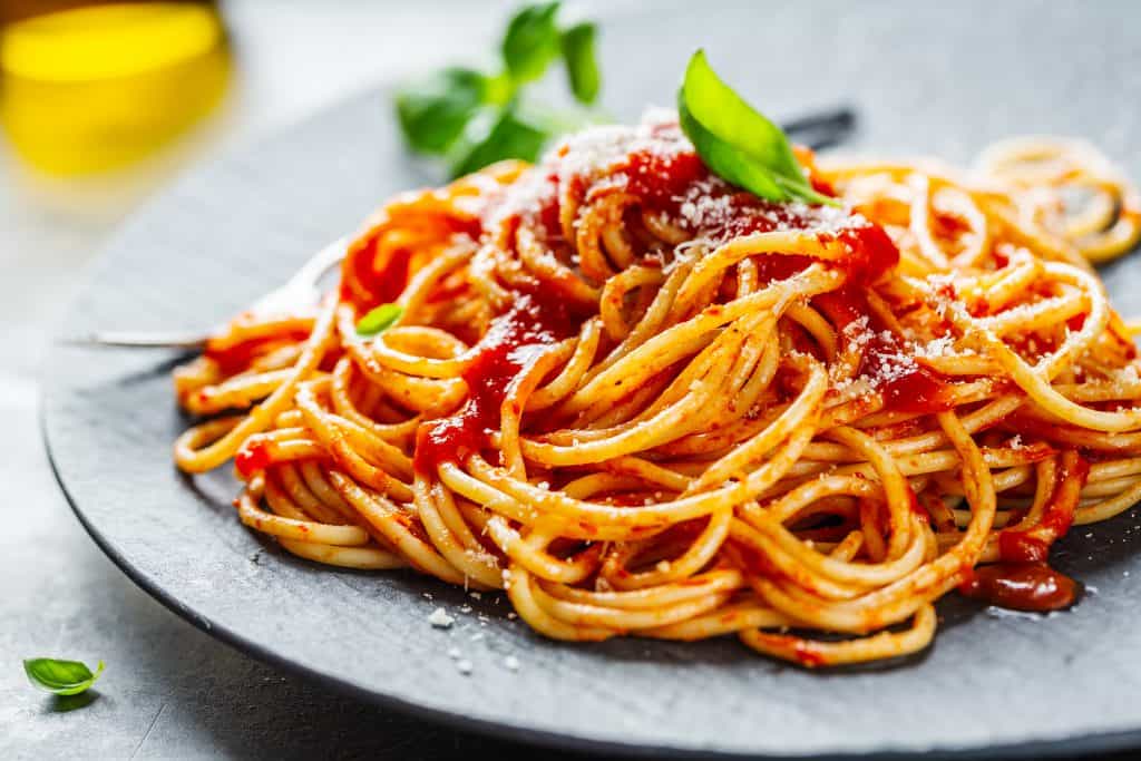 อาหารอิตาเลี่ยน - สปาเก็ตตี้ซอสมะเขือเทศ